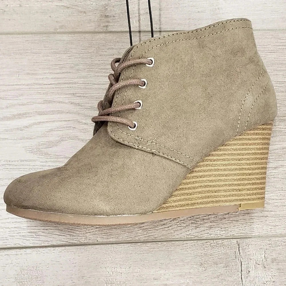 Arizona Jean Co Brown Platform Booties - Picture 3 of 4